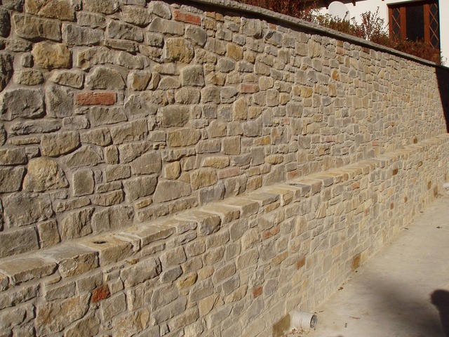 023 Muro in Pietra di Langa 04.jpg