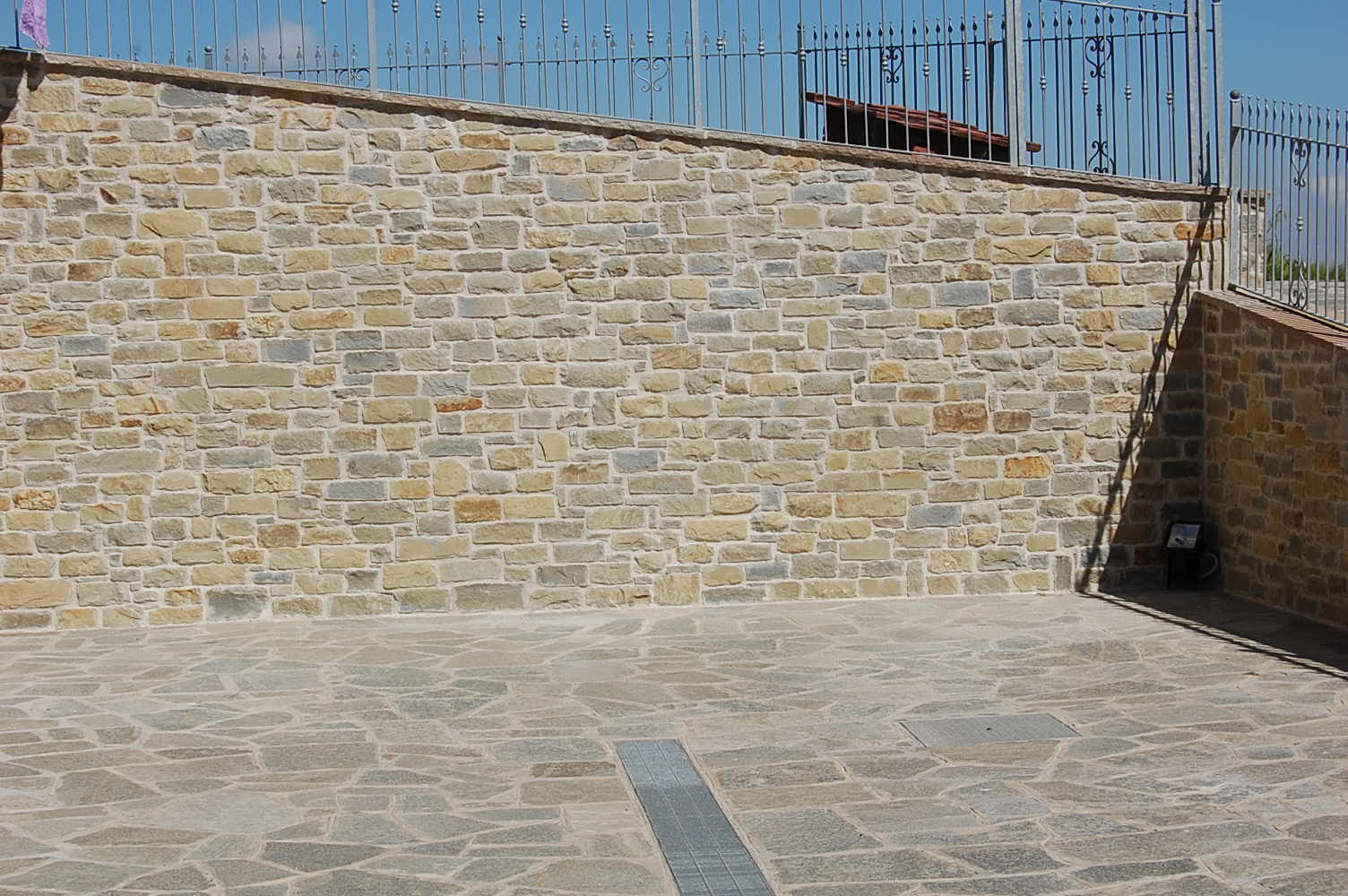 024 Muro in Pietra di Langa