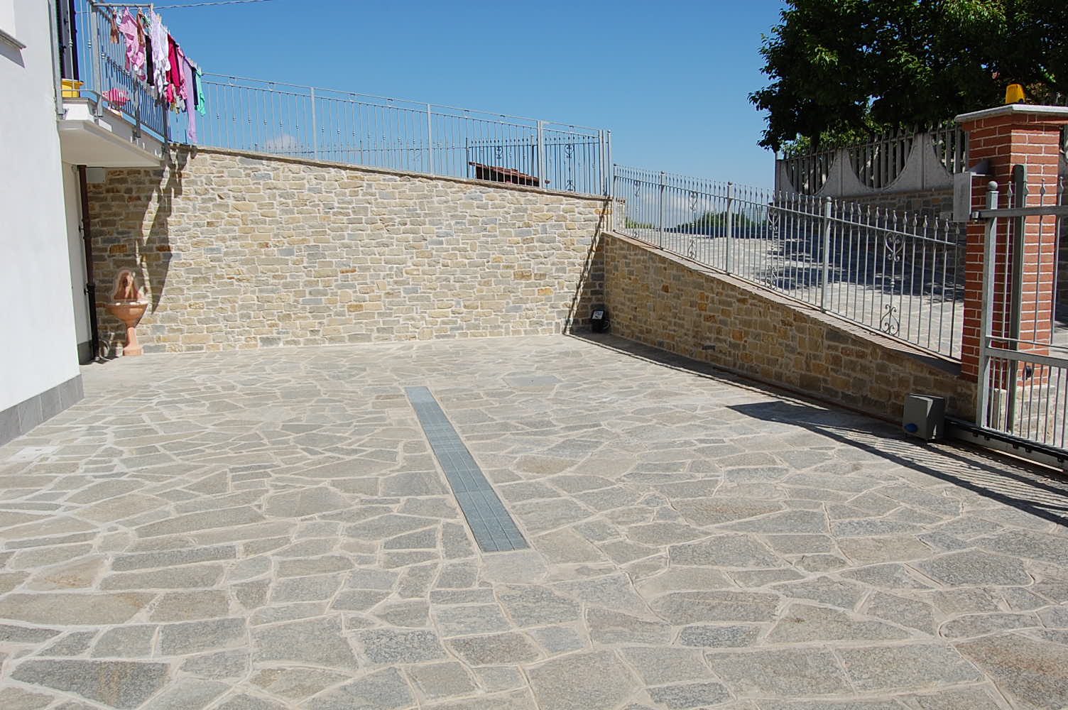 024 Muro in Pietra di Langa 03.JPG