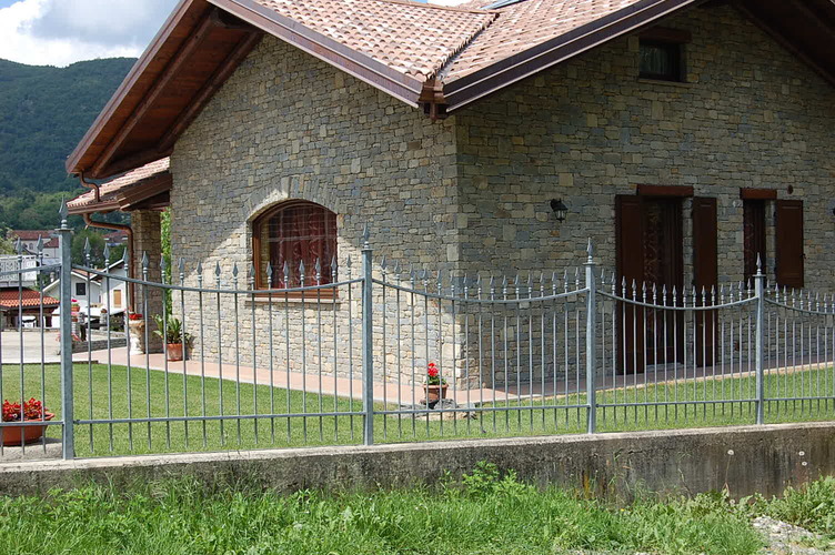 035 Casa in Pietra di Langa 02.jpg